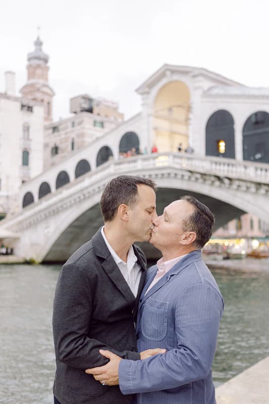Romantic Couple photoshoot in Italy