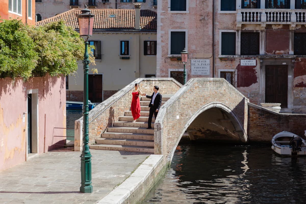 Romantic Couple photoshoot in Italy