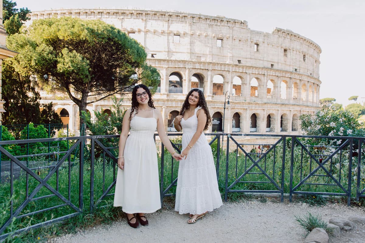 Friends photoshoot in Italy