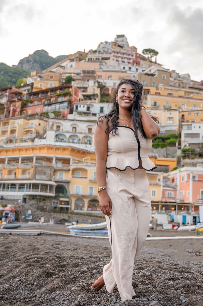 Solo Traveler photoshoot in Italy
