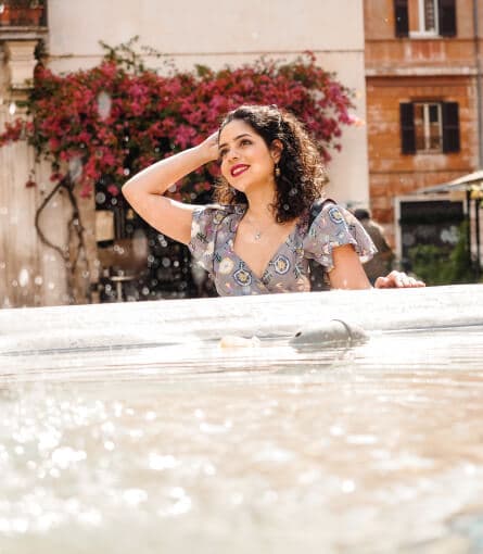 Solo Traveler photoshoot in Italy